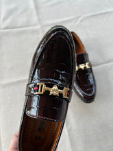 Load image into Gallery viewer, Boys Dress Shoes in Brown