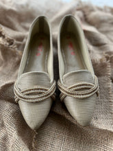 Load image into Gallery viewer, Embellished Pumps