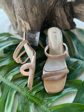 Load image into Gallery viewer, Formal Heels