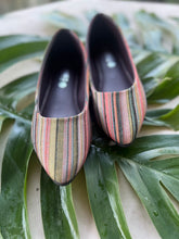 Load image into Gallery viewer, Pointed Pumps