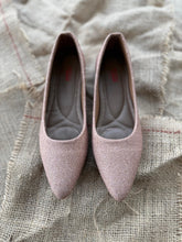 Load image into Gallery viewer, Pointed Dress Heels