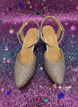 Load image into Gallery viewer, Formal Pointed Heels