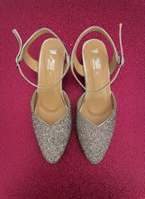Load image into Gallery viewer, heels