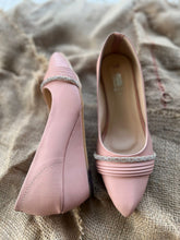 Load image into Gallery viewer, Wedge Heel Court Shoes