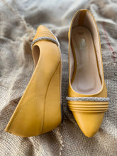 Load image into Gallery viewer, Wedge Heel Court Shoes