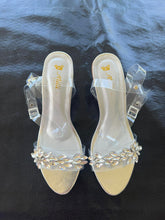 Load image into Gallery viewer, Strap Heels
