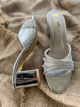 Load image into Gallery viewer, Formal Heels
