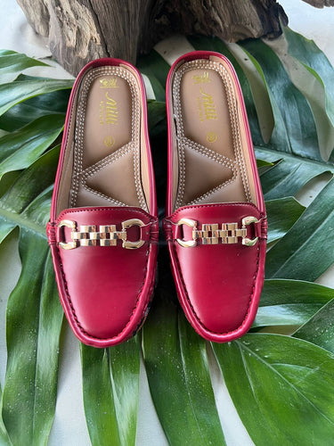 Heel Mules in Maroon color