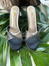 Load image into Gallery viewer, Pearl Embellished Sandals
