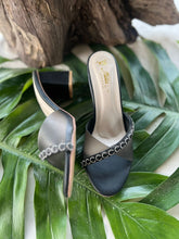 Load image into Gallery viewer, Pearl Embellished Sandals
