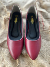 Load image into Gallery viewer, Dress Pointed Pumps
