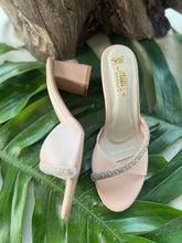 Load image into Gallery viewer, Pearl Embellished Sandals
