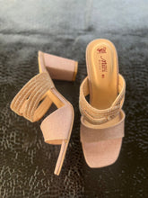 Load image into Gallery viewer, Formal Heels
