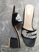 Load image into Gallery viewer, Ladies Fancy block HEEL Sliper
