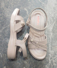 Load image into Gallery viewer, Ladies Casual PU Sandal
