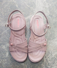 Load image into Gallery viewer, Ladies Casual PU sandal
